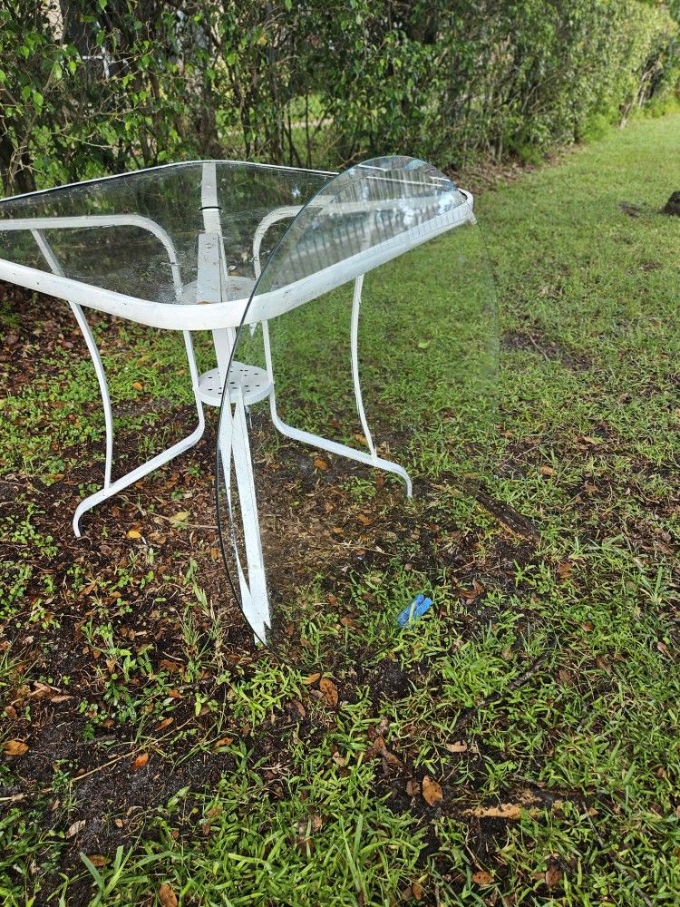 Glass (Rounded) For Table 42"