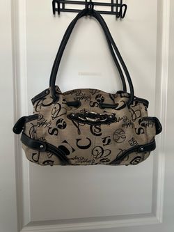 Hangs bag