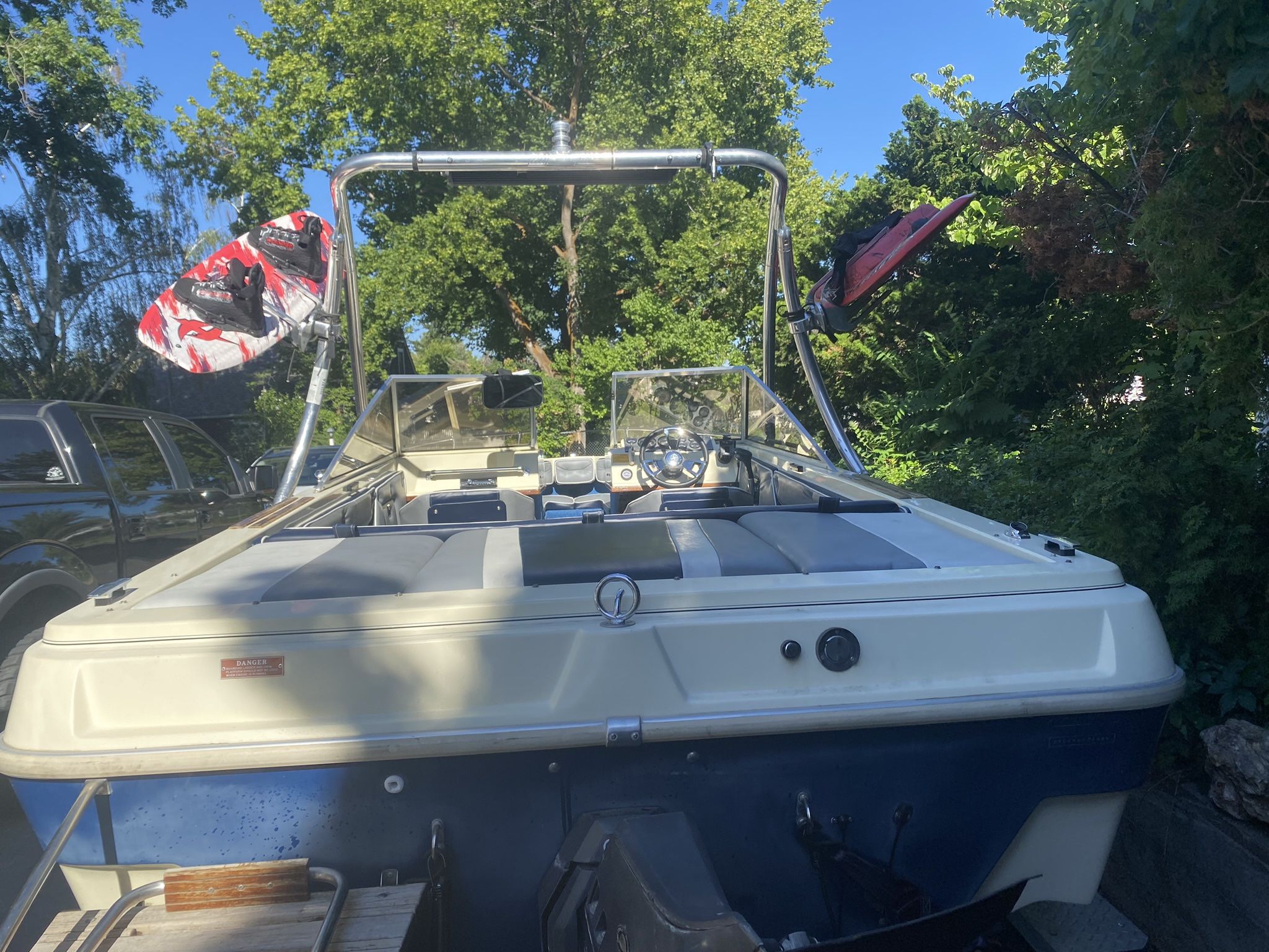 1989 Seaswirl Boat