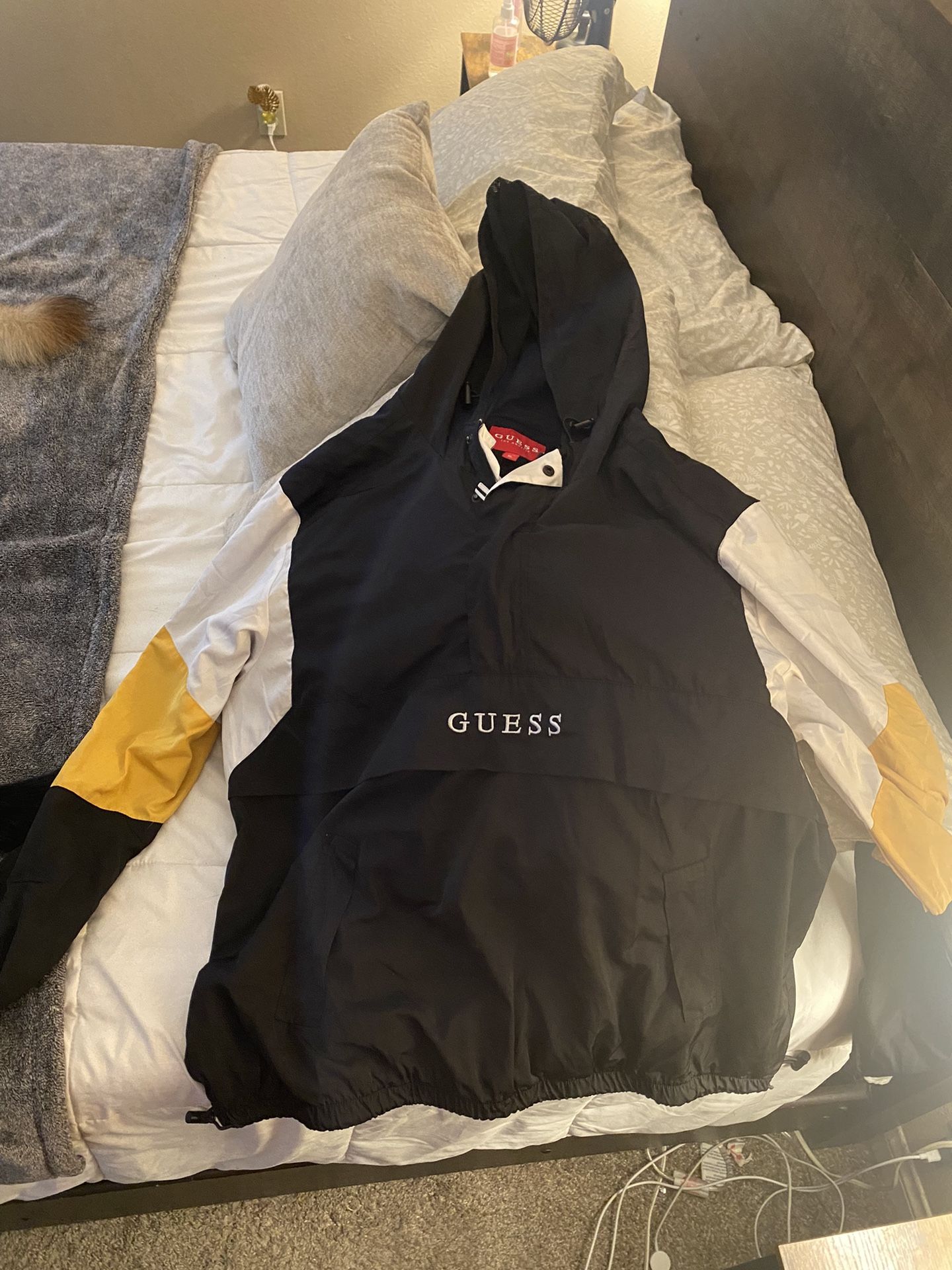 XL Guess Windbreaker