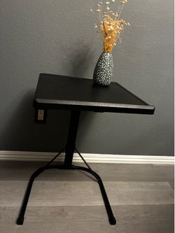 Ajustable table / stand