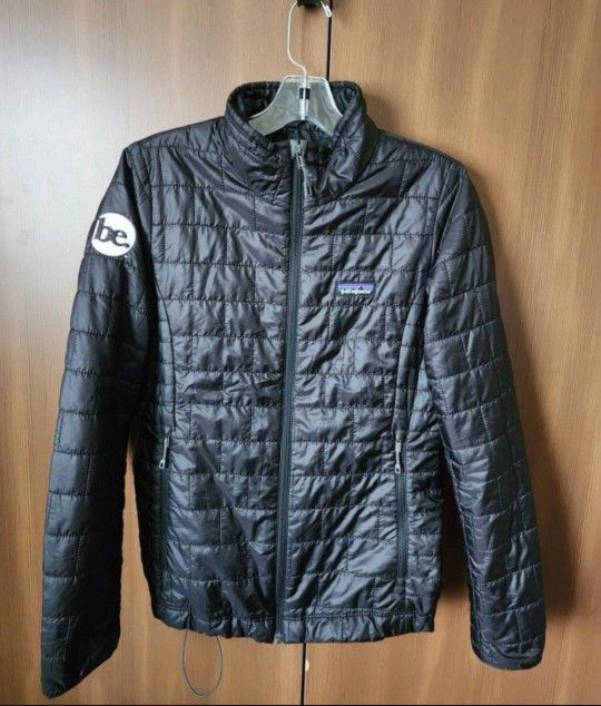 Patagonia Womens Jacket without Hood. Size S. Very Good Condition. Made in Vietnam. 
