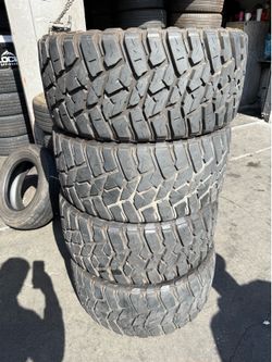 Vendo 33/12.50/R24 las 4 llantas por $220
