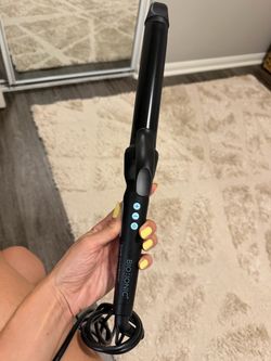 Barely used Bioionic Curling iron