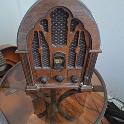 Antique Style Radio Made In The '80s