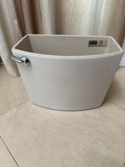 America Stand Toilet Tank