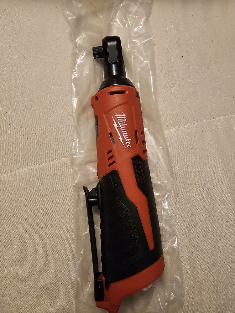 Milwaukee M12  3/8 Ratchet New!!!