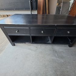 Coffee Table / Drawers 