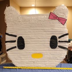 Hello Kitty Piñata  
