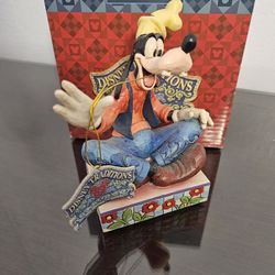 Jim Shore/Enesco Disney Showcase Collection Goofy Gawrsh Figure