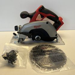 Milwaukee M18 18V Lithium-Ion Cordless 6-1/2 in. Circular Saw (Tool-Only)
