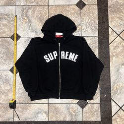 Supreme Hoodie Size Small