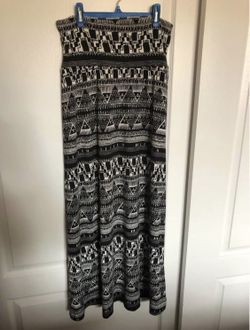 Mossimo Women’s Maxi Skirt, size M