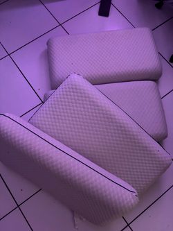 Free Pillows x4