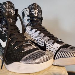 DS Kobe 9 Elite Black History Month size 8.5
