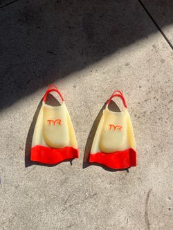 TYR Fins for swim practice 