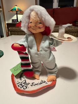 Annalee 1985 Society Kid With Milk And Cookies W/ Xmas Stocking. Drop Down Pjs