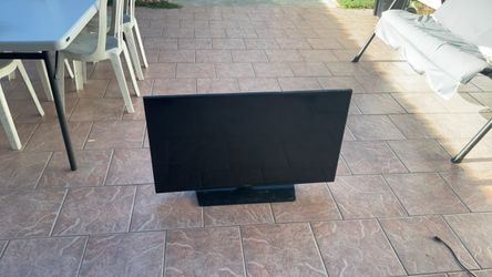 Samsung Flat Screen TV with Stand 22 by 44 inches