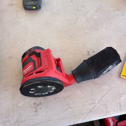 Milwaukee M18 Random Orbit Sander