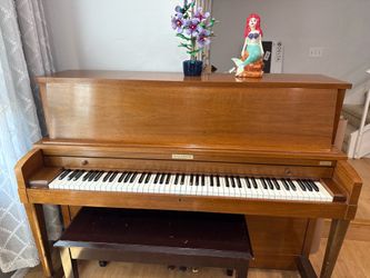 Baldwin piano original oak