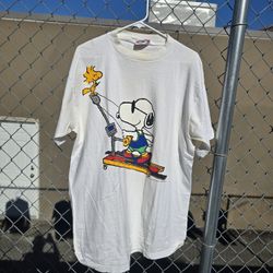 Vintage Peanuts Label - SNOOPY & WOODSTOCK EXERCISING TREADMILL (XL) T-Shirt