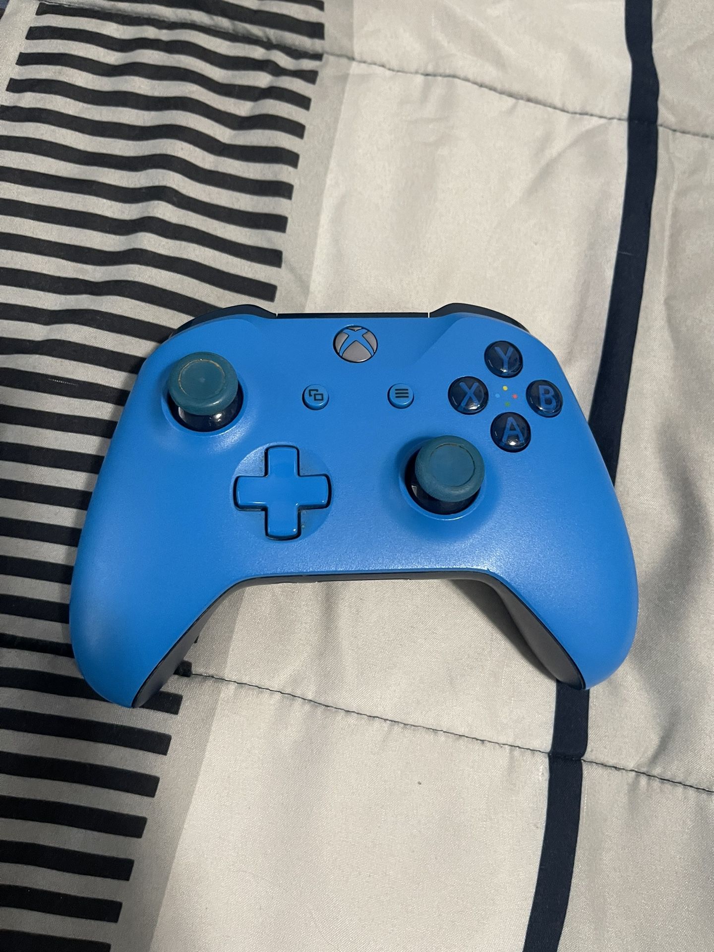 Xbox one controller for Sale in Crystal City, CA OfferUp