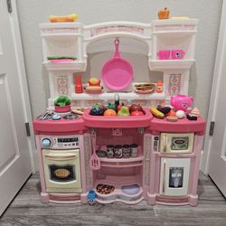 Step2 Fun with Friends Kitchen Set with Food