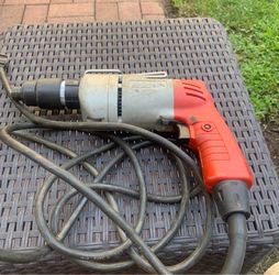 Milwaukee 6783-1 Screw Shooter) is a heavy-duty, corded electric variable-speed screwdriver reversible motor and adjustable clutch.