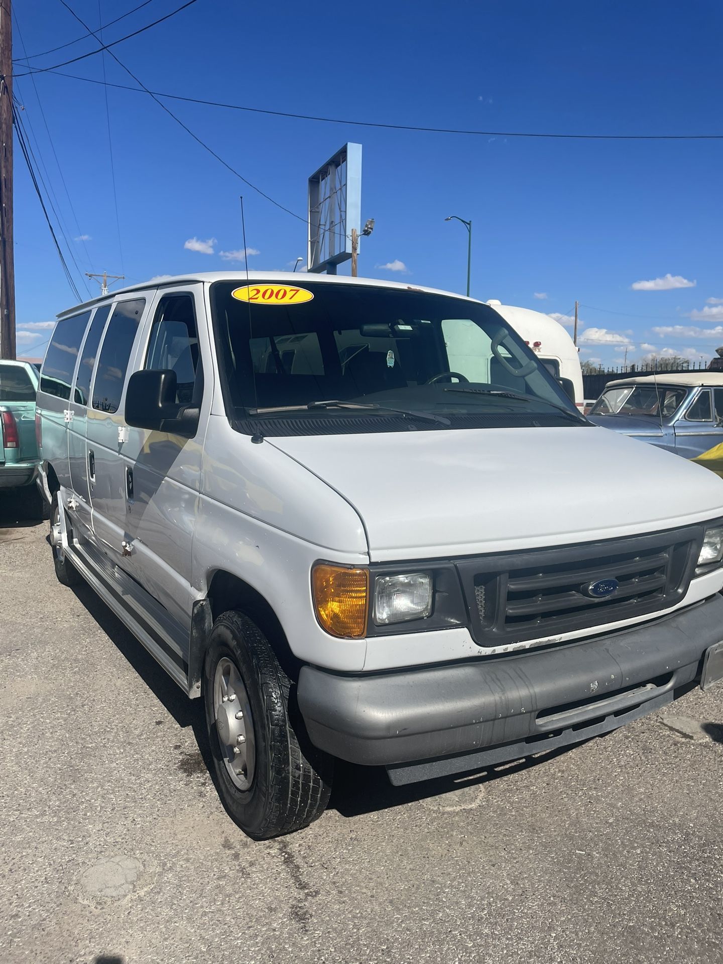 2007 Ford E-350