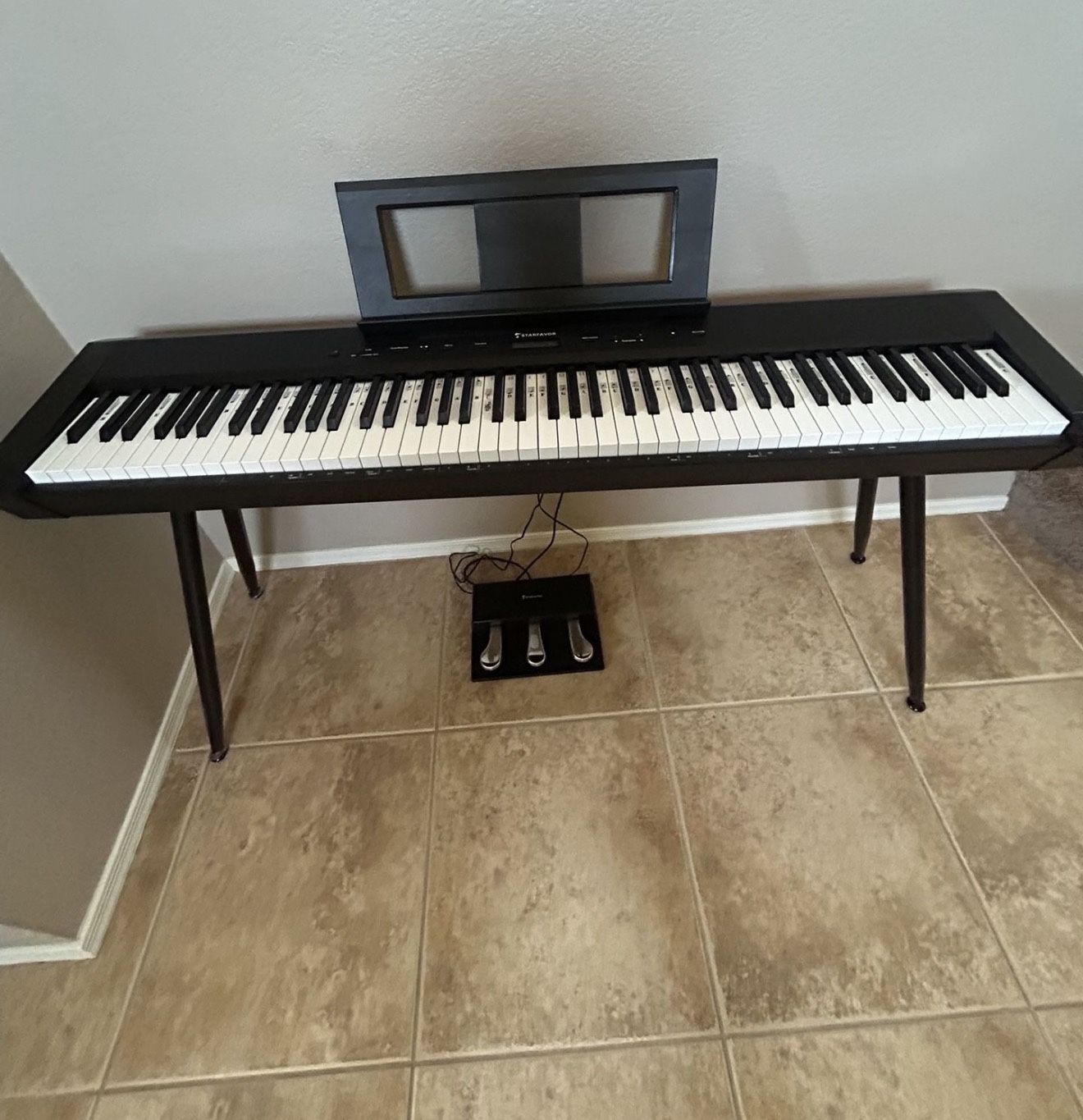 Electric Keyboard And Seat