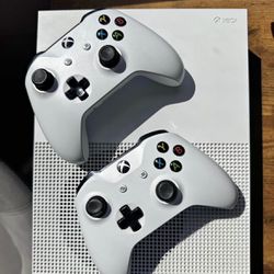 Xbox One S 1Tb + 2 Controllers + Games