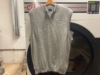 Greg Norman many lined sweater vest size XL great for wind