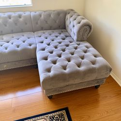 Free Couch – Good Condition (Pickup Only)
