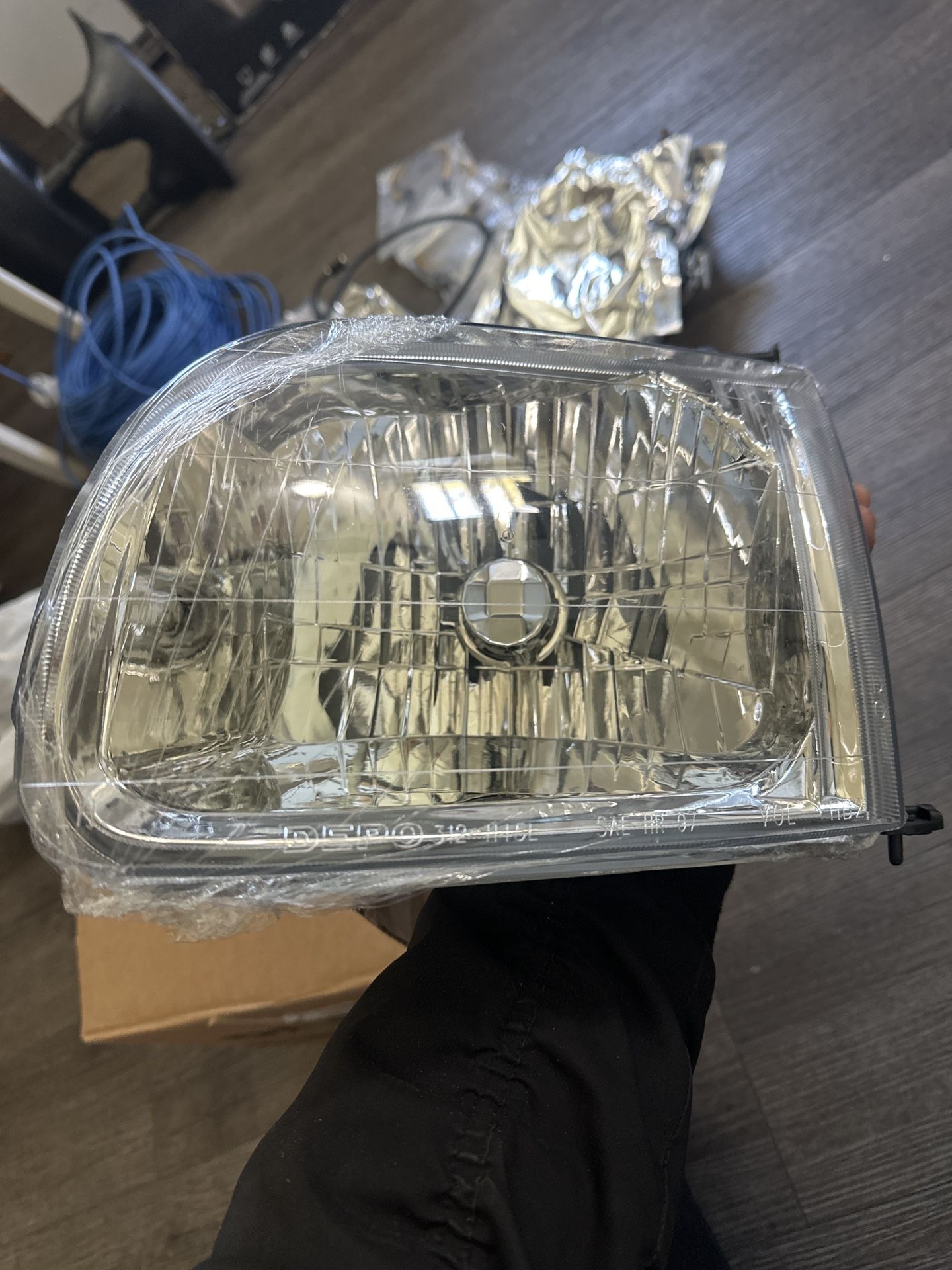 left-side (driver side) headlight for a Honda Civic 1996–1998