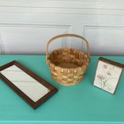 Decorative items 
