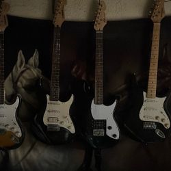 Cleaning Out Jam Room Have Beringer Fo Sale Star Caster Peavey Yamaha 90$ Obo