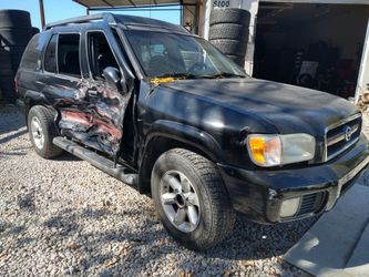 Parts 2004 Nissan Pathfinder V6 AUT. Run-drive