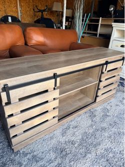 Excellent condition *Used for one month Dimensions (L59” H27” W16")
