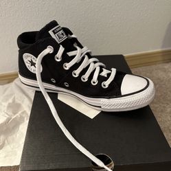 Women’s Converse Mids