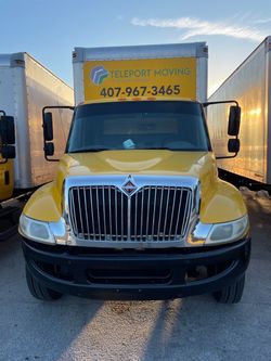2011 international 26ft box truck