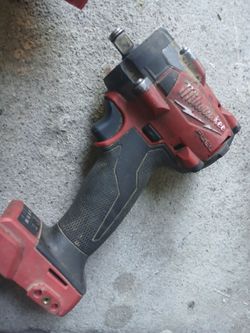 Milwaukee M18 FUEL 1/2 in. Compact Impact Wrench with Friction Ring
