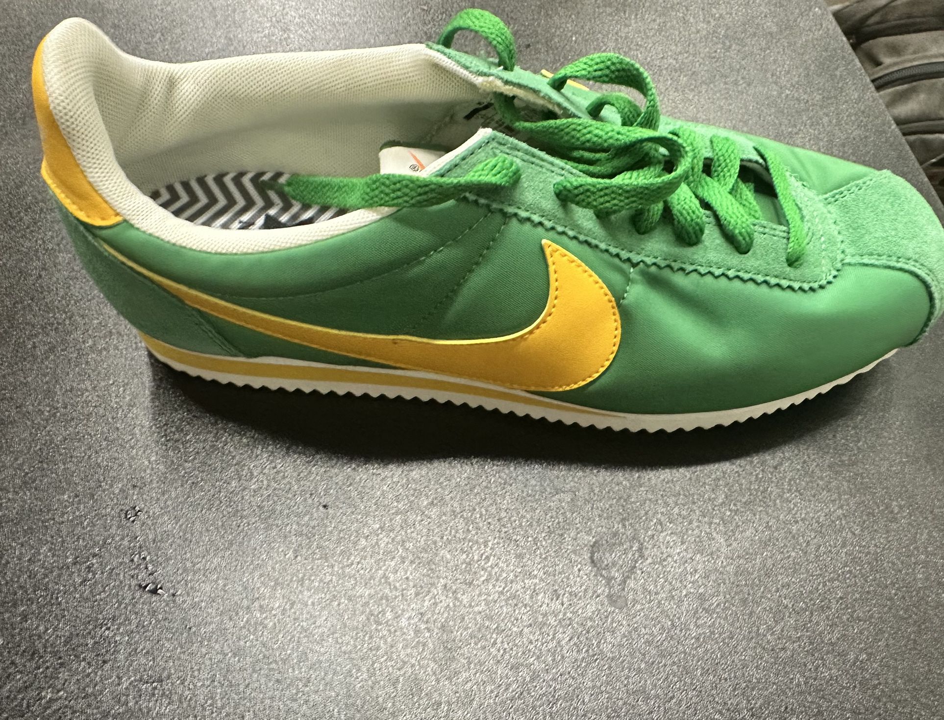 Nike Cortez Shoes Classic Look Green/yellow Swoosh 