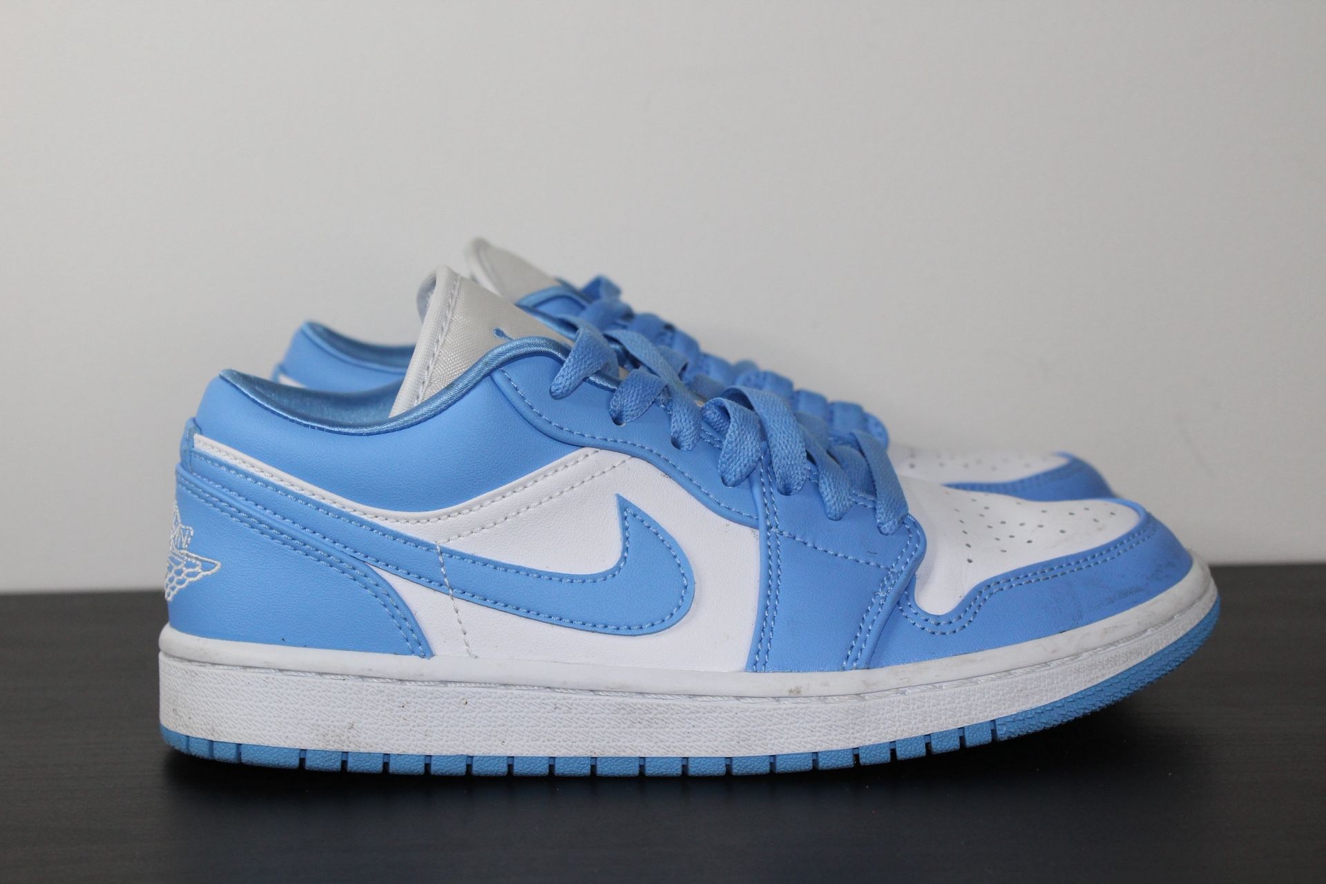 Air Jordan 1 Low Women’s UNC Blue AO9944-441 Size 7