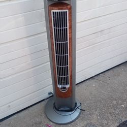 Deluxe Lasko Tower Fan With Remote Works Perfect 