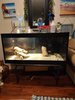 Reptile habitat. Sliding glass front doors  key lock. 70 gal.