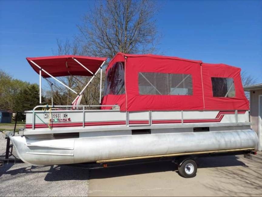 Pontoon Boat