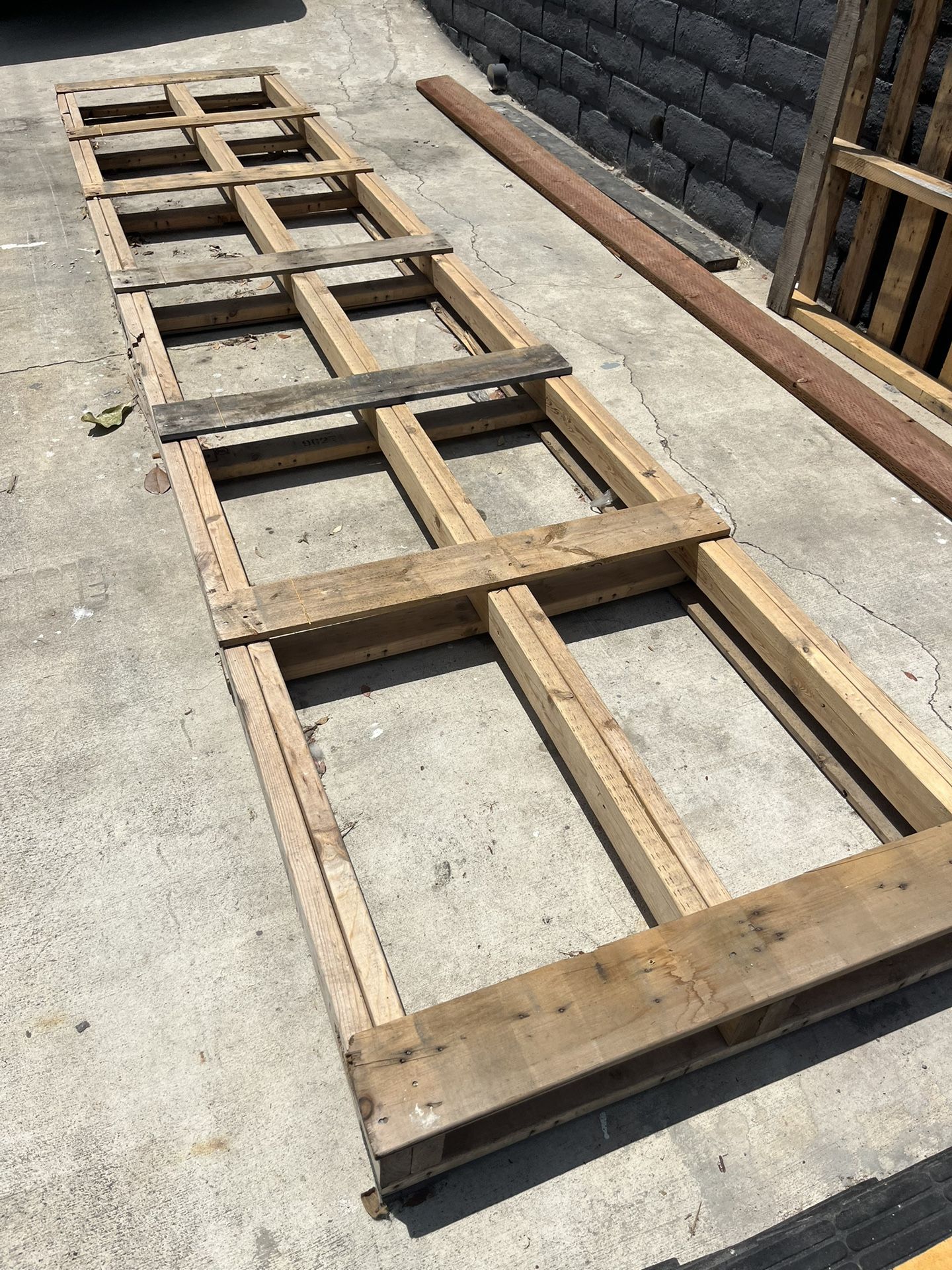Free 16’ Pallet