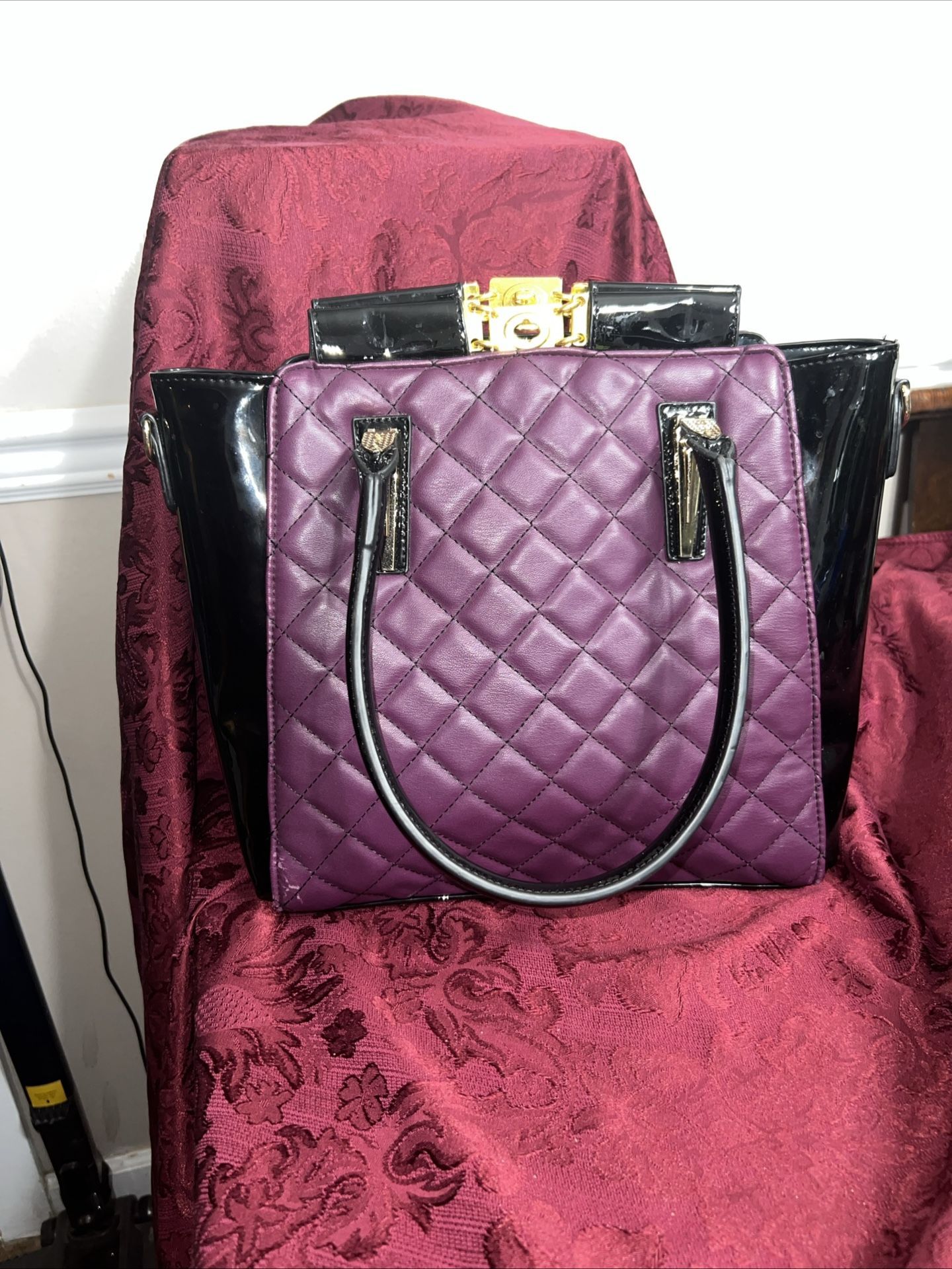 5 DESIGNER PURSES CALVIN KLEIN AMERA MOD  GUESS  RIAN