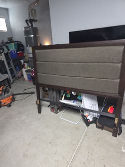 Queen bed fram