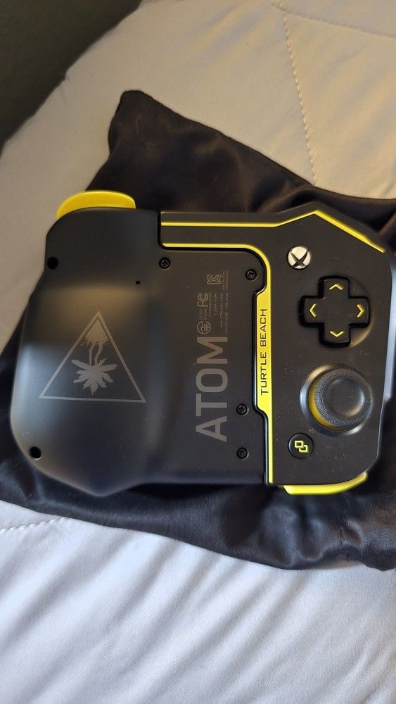 Turtle Beach Atom Mobile Game Controller with Bluetooth for Cloud Gaming on Xbox Game Pass with Android Mobile Devices - Compact Shape & Console Style